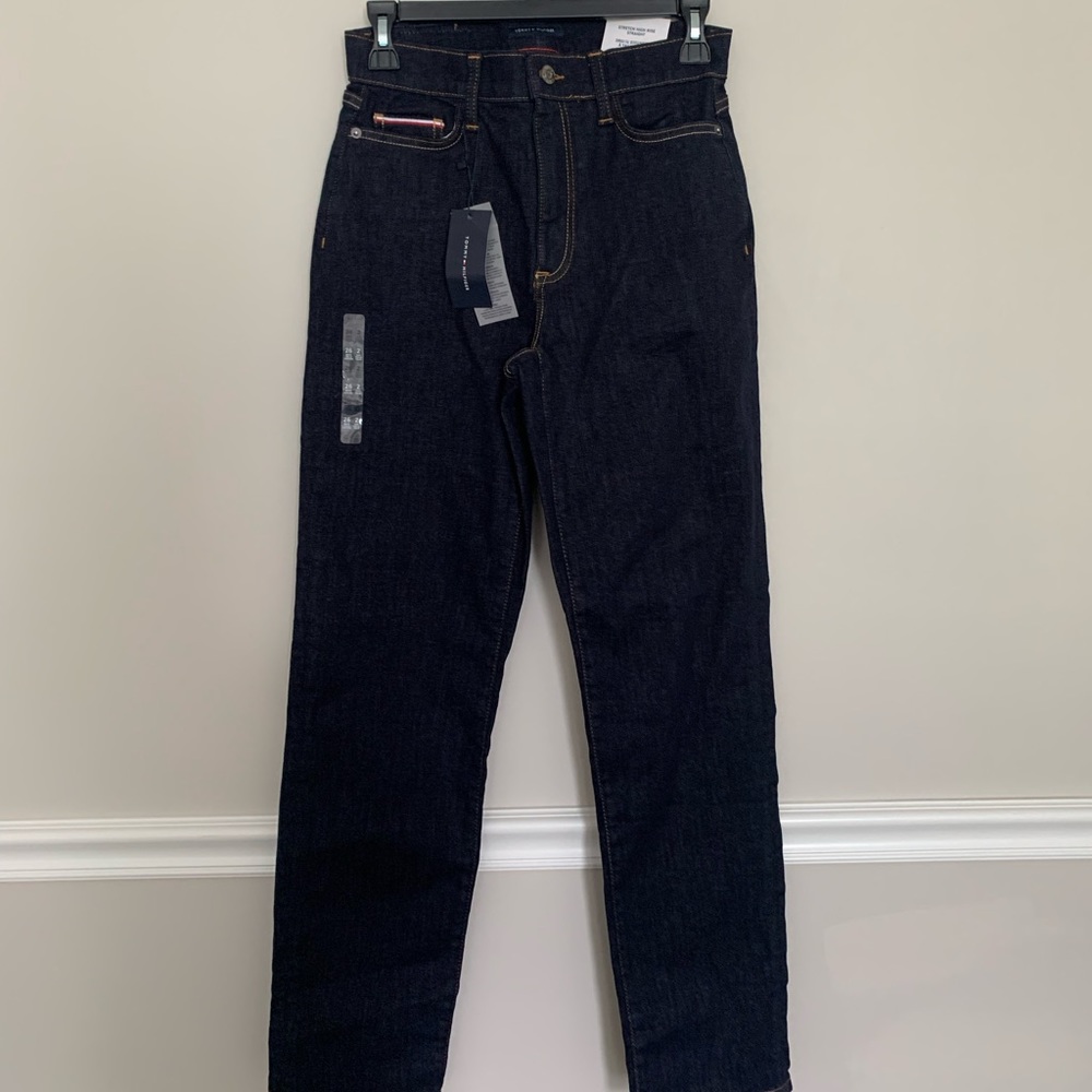 NEW Tommy Hilfiger High Rise Straight Fit Jean Size:2